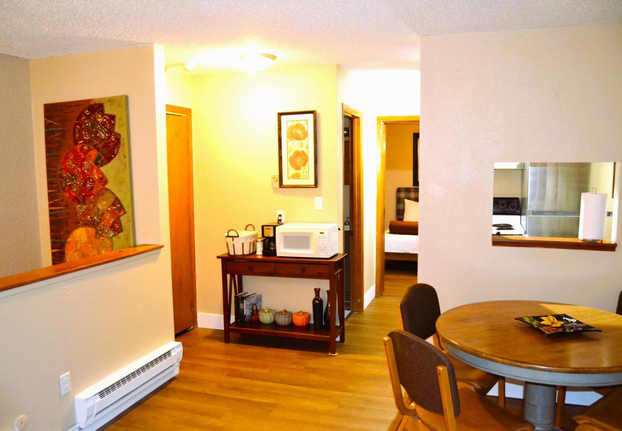 Apartamento Urban Oasis Grand Forks Exterior foto